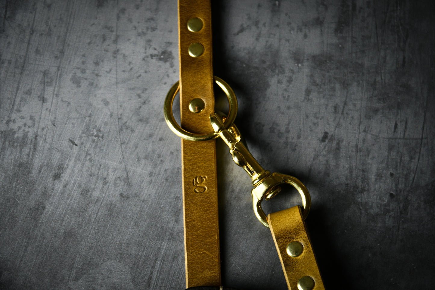 Handcrafted Leaf Green Full-Grain Leather Lead