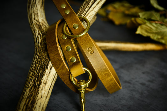 Handcrafted Leaf Green Full-Grain Leather Lead