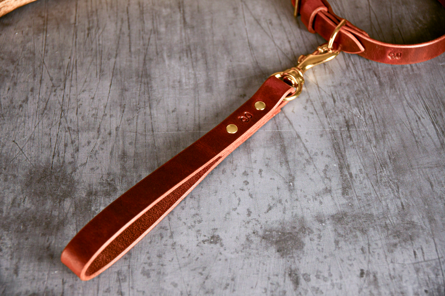 Handcrafted Leather Traffic Handle Dog Lead in Chestnut.