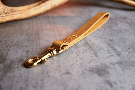 Handcrafted Leather Traffic Handle Dog Lead in Leaf Green.